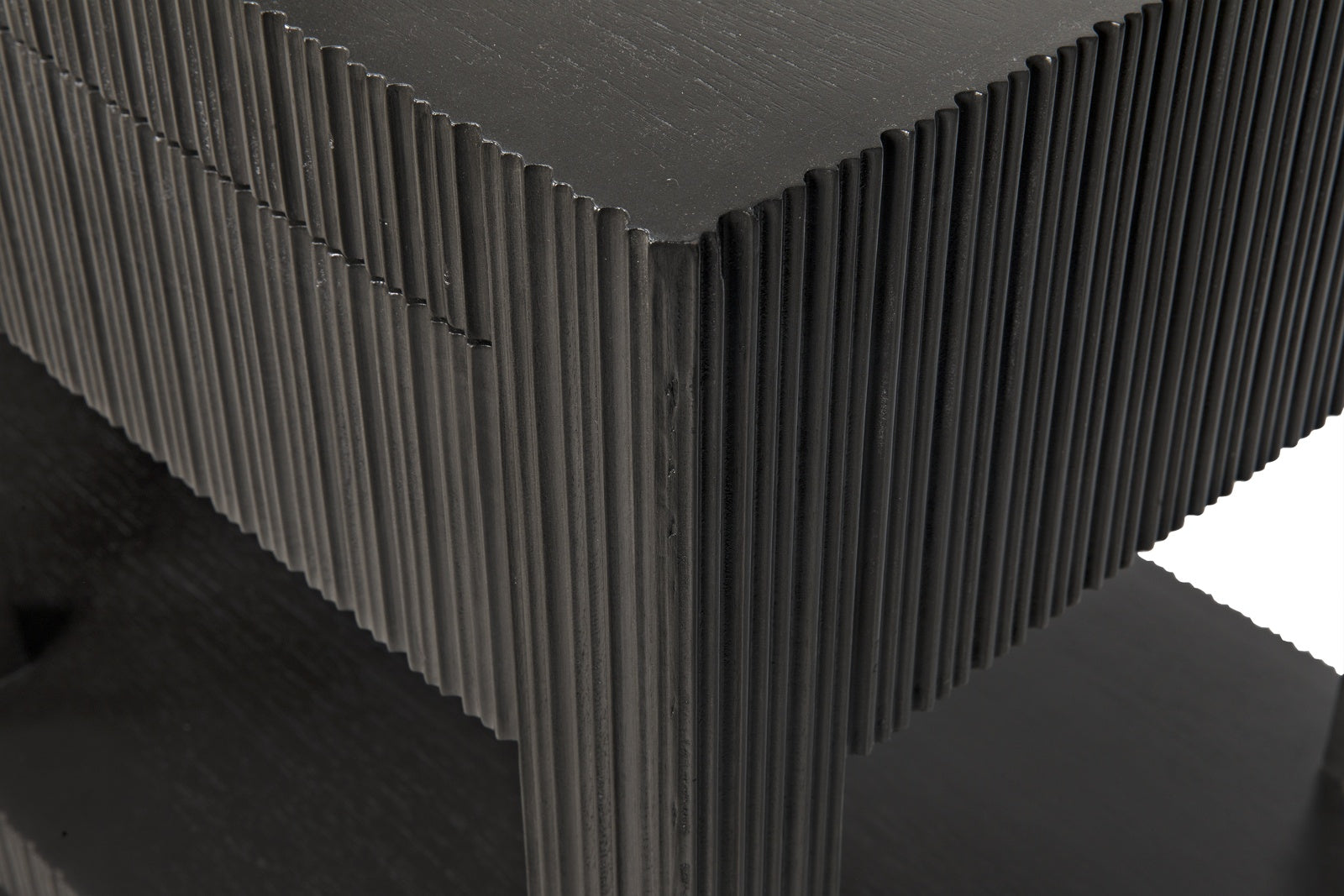 Conrad Console, Pale