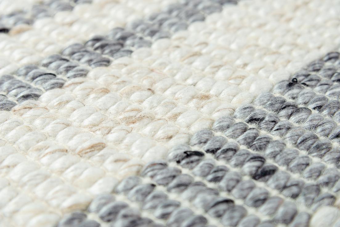 #Color_Ivory and Gray