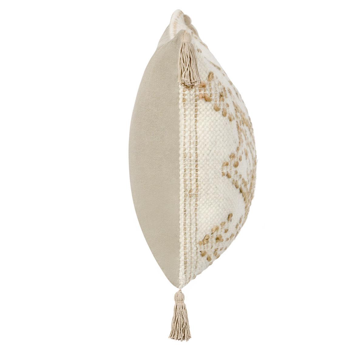 Indira Pillow, Ivory