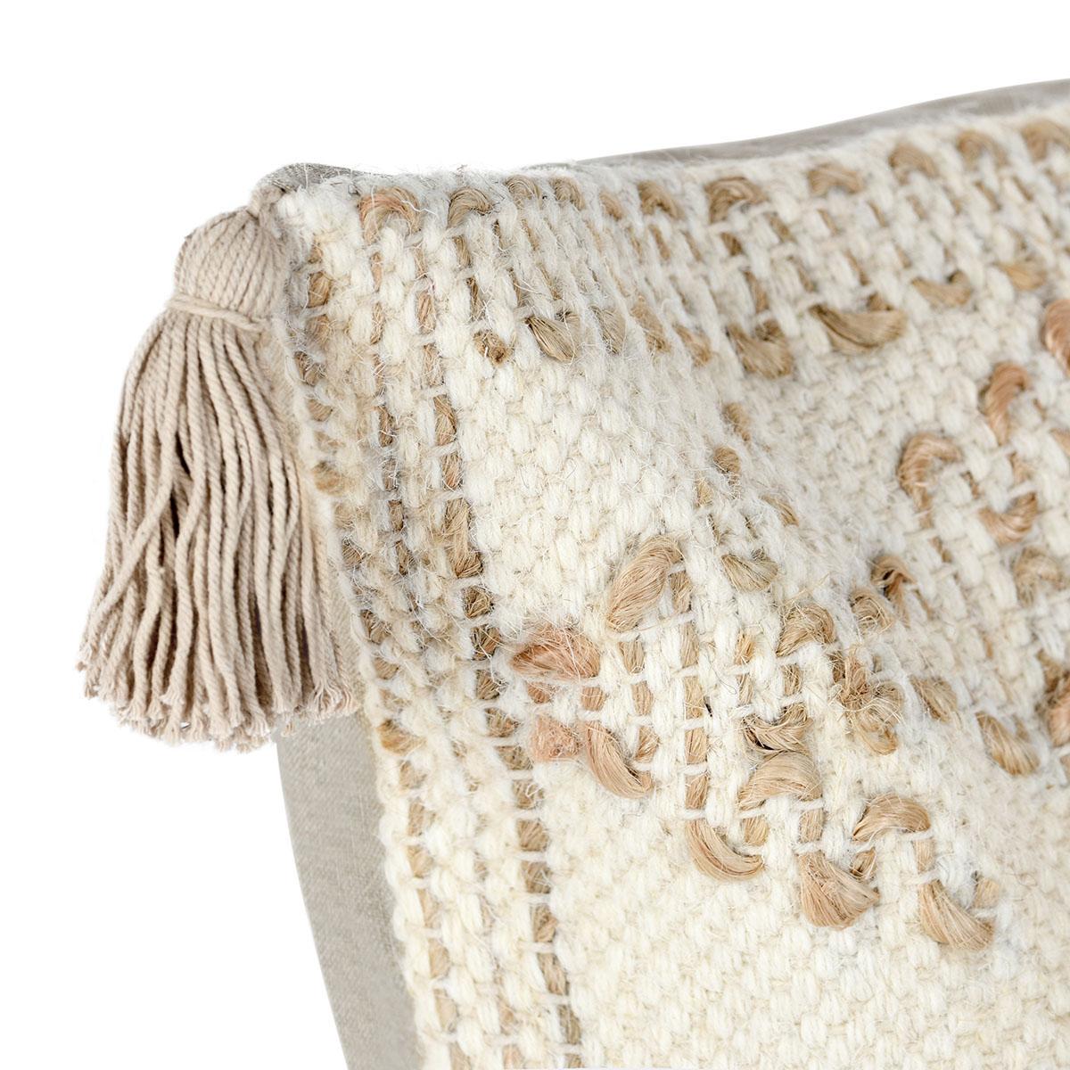 Indira Pillow, Ivory